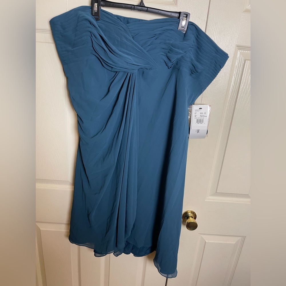 David’s Bridal Strapless Chiffon Short Dress Size 26 NWT - Picture 3 of 8